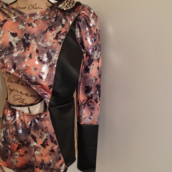 Women Long Sleeve Dancewear - Picture 2 of 11